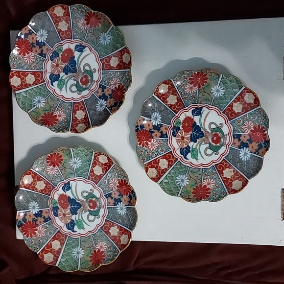 Arita Imari Fan Porcelain Salad 7 1/8 inches Vtg. 1 Left price is for Each Plate - Picture 1 of 13
